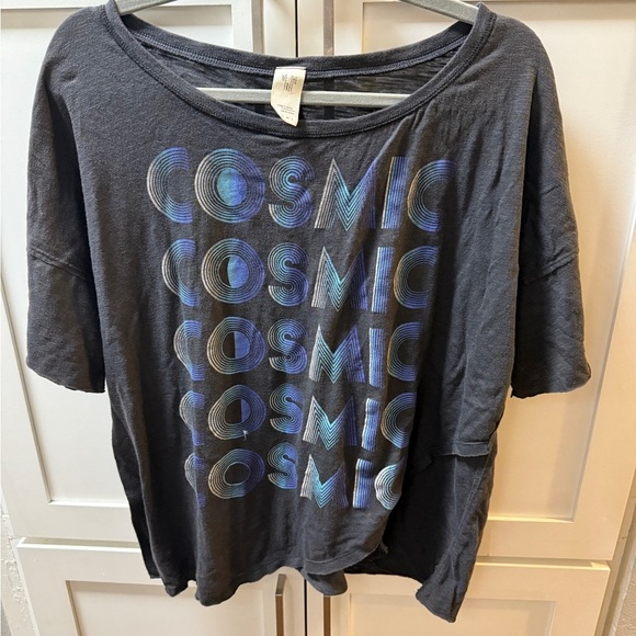 FREE PEOPLE Cosmic Gray T-Shirt Graphic Short Sleeve Tee Asymmetrical Sz XS - Picture 2 of 6